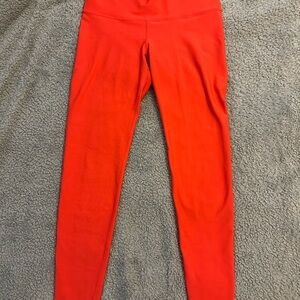Women’s like new Old Navy Active Red/Orange Leggings Sz M